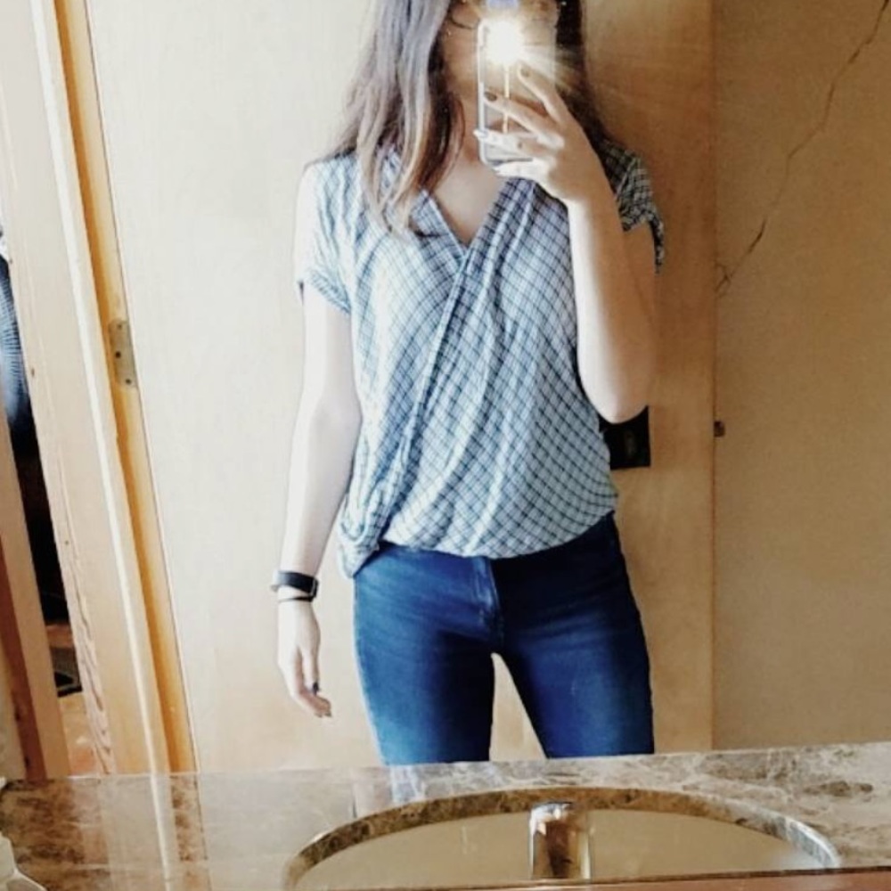 Hollister collared v neck high low plaid top